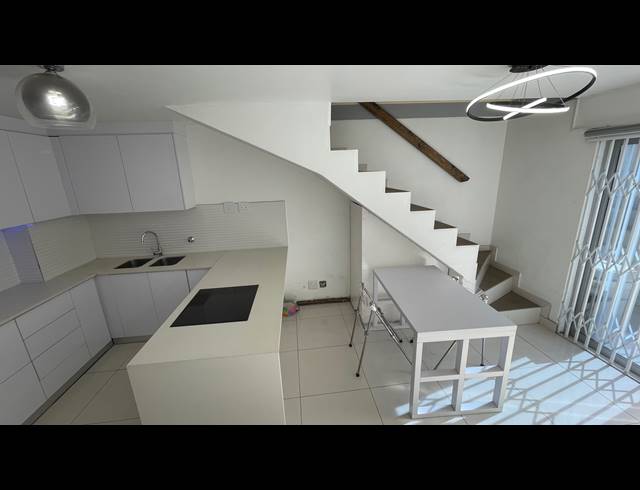 1 BEDROOM APARTMENT FOR SALE IN ESSENWOOD